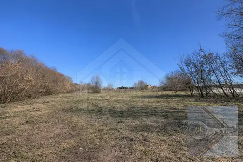 Продается участок у реки