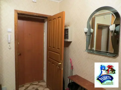 Продам трешку на первом высоком этаже.