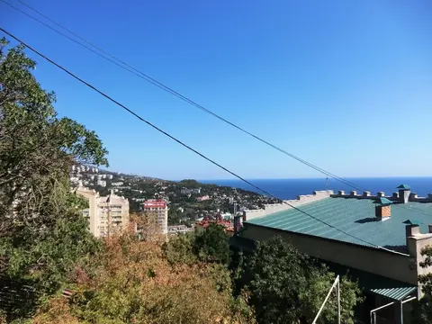 №4366 Участок 10 сот. в Ялте на ул. Ореховая