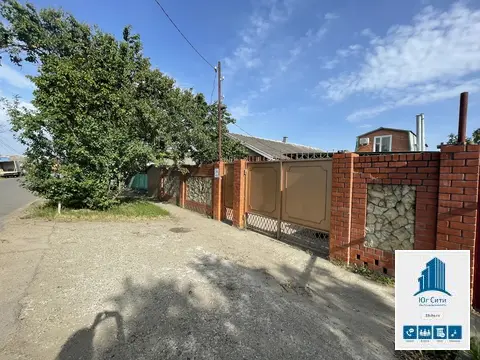 Домовладение на большом участке  в чистом, зеленом районе Краснодара