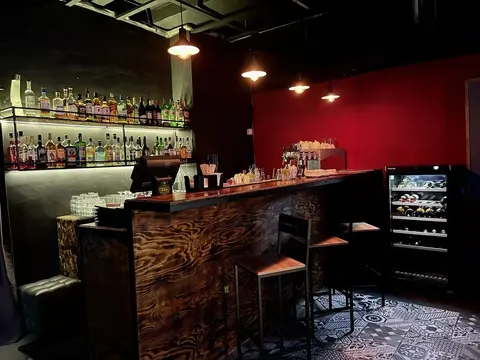 Бар караоке на Земляном валу