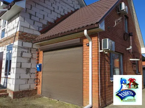 Продам дом с частью готового жилья и частью под самоотделку.