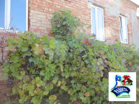 Продам дом без ремонта на берегу моря.