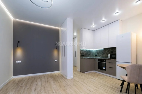 Продажа квартиры, Новосибирск, ул. Военная