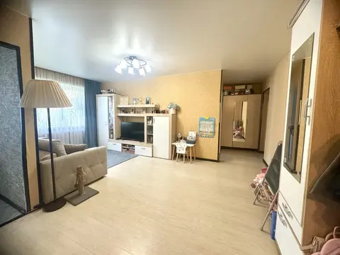 В продаже уютная трешка в кирпичном доме