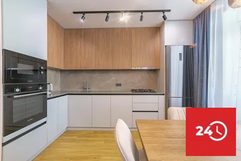 В продаже евро 3-комнатная квартира по ул. 65- летия Победы 16