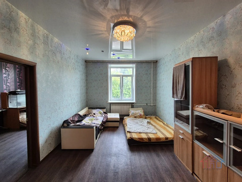 Комната 37 м2 в 4-к., 2/4 эт.