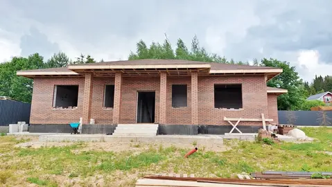 Жилой жом Дмитровский район Москойской области в охраняемом поселке