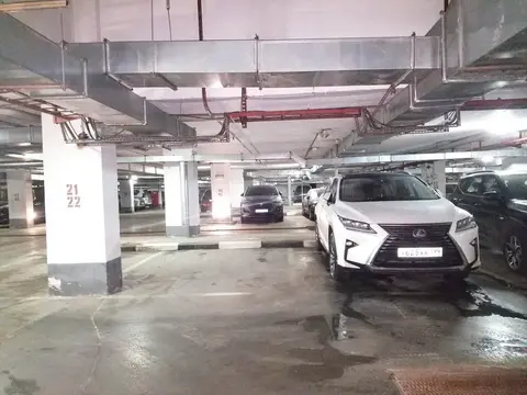 Снять машиноместо   Островитянова 7