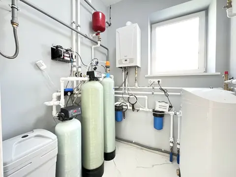 Новый дом 167,2м2 с ремонтом на участке 5,6 сот в центре села