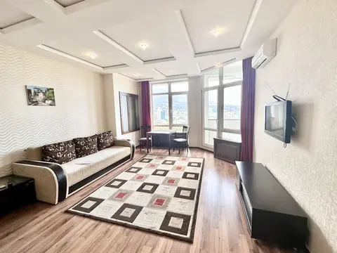 Квартира с видом на Ялту, в 100 метрах до моря