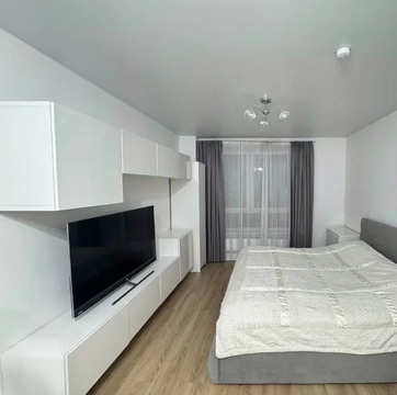 Ясная, 1, 32000 руб./мес.