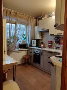 Продается 2-х комнатная квартира в Пушкинском р. пос. Лесные Поляны