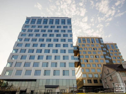 Продается машино-место (гараж) на закрытой стоянке