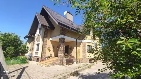 Добротный дом для жизни с бассейном и мебелью на Ильинском шоссе