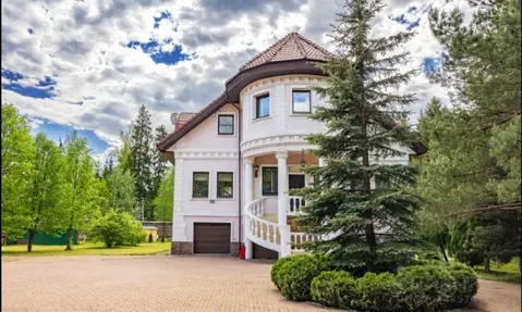 Продам уникальную усадьбу с сoбствeнным проточным водоёмом