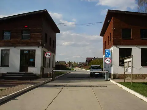 Земельный участок в дачном поселке