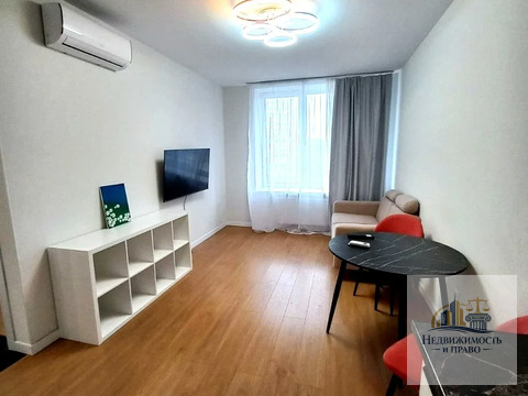 Уютная 2-комн. с ремонтом, 1 мин от метро