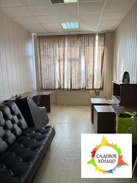 В Бизнес центре предлагается помещение под офисы 17,60 на третьем этаж