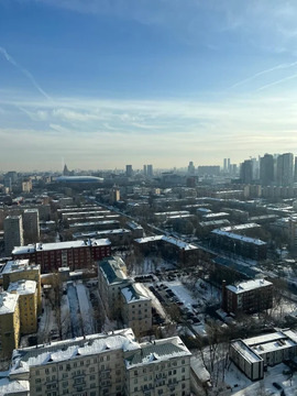 Продам 4-комн. квартиру 121 кв.м.