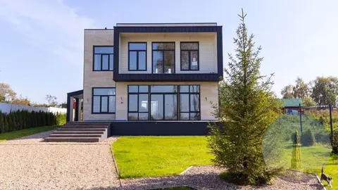 Калязин. Коттедж 263 м2 с участком 10 соток на 1 линии Волги.