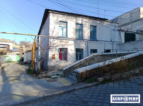 Продается 4-комн. квартира