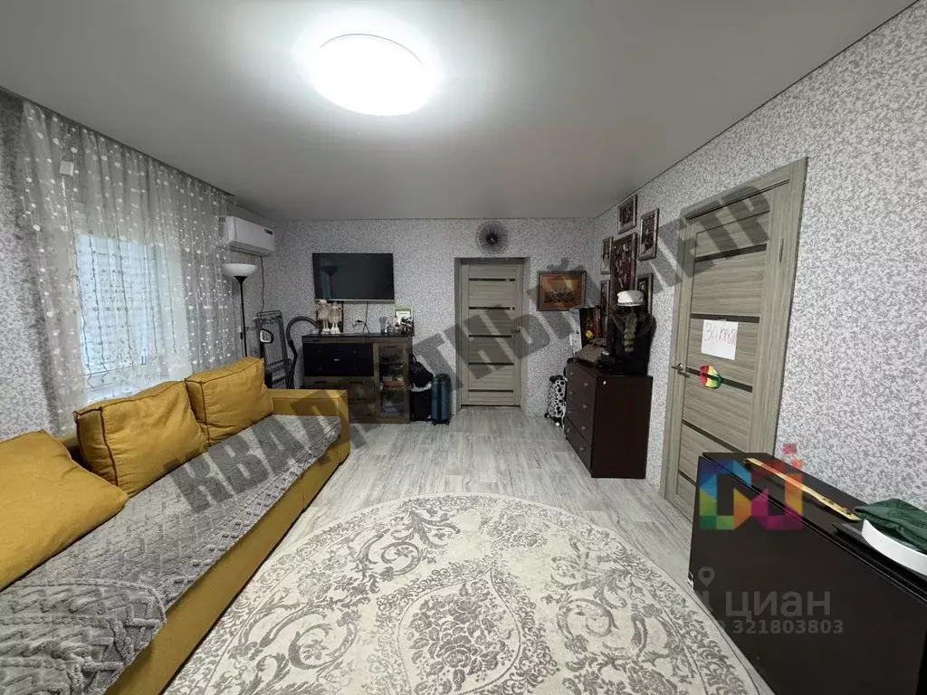 Дом в Калмыкия, Целинный район, с. Троицкое ул. Слизского, 51 (69 м) - Фото 0