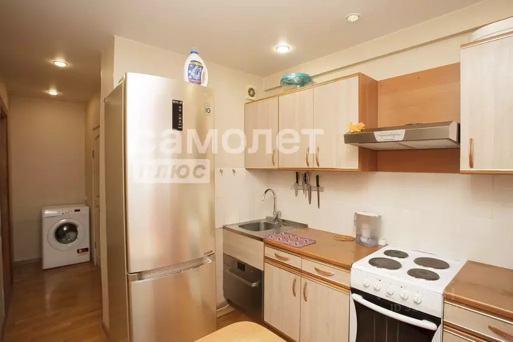 3-к кв. Кемеровская область, Кемерово просп. Шахтеров, 65А (62.6 м) - Фото 1