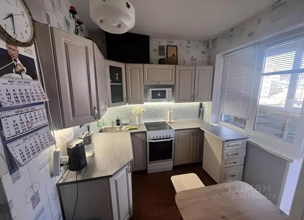 1-к кв. Мурманская область, Мурманск ул. Зои Космодемьянской, 15к2 ... - Фото 0