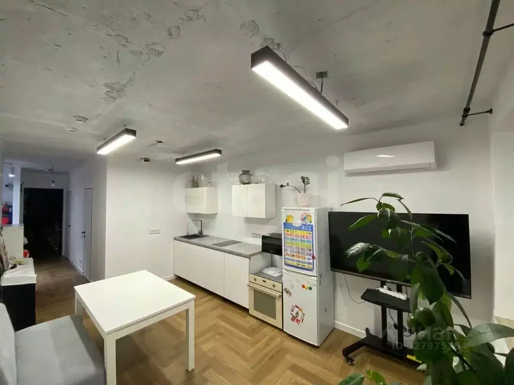 1-к кв. Тюменская область, Тюмень ул. 50 лет Октября, 57Бк2 (46.3 м) - Фото 0