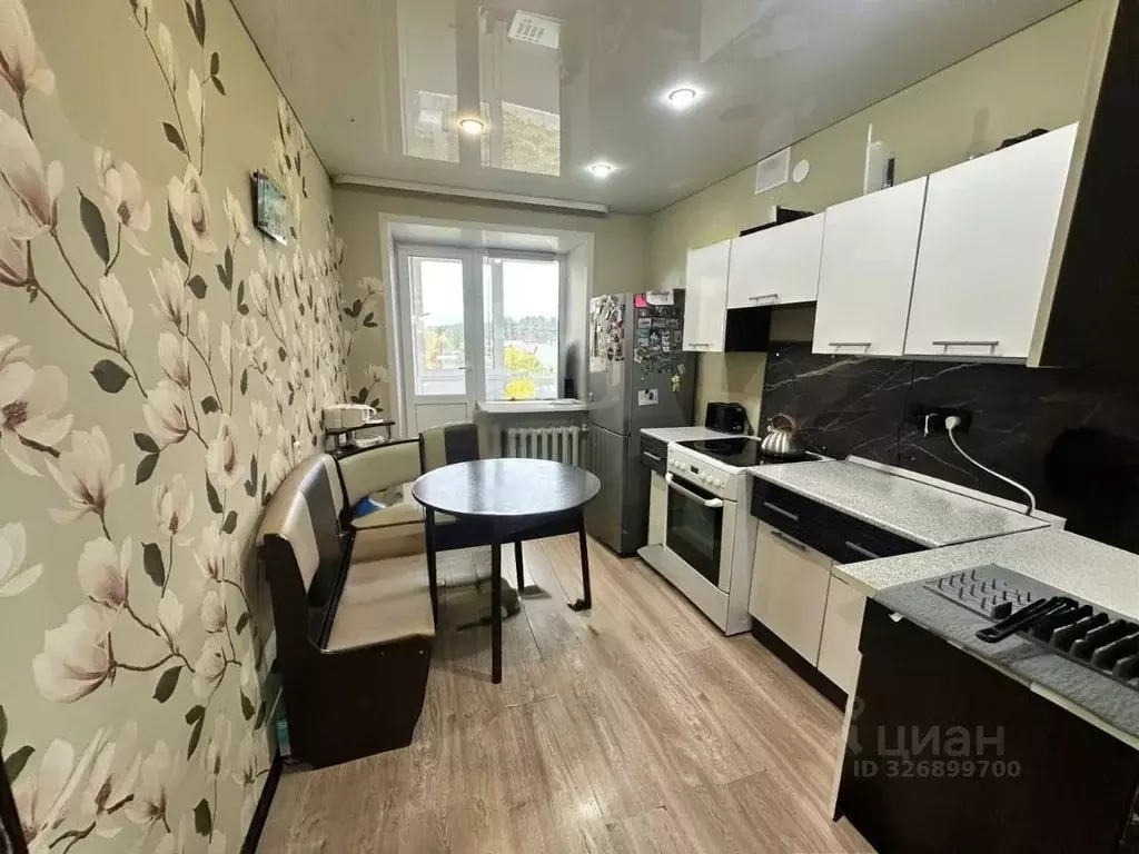 3-к кв. Свердловская область, Белоярский пгт ул. Мельничная, 7 (61.0 ... - Фото 1