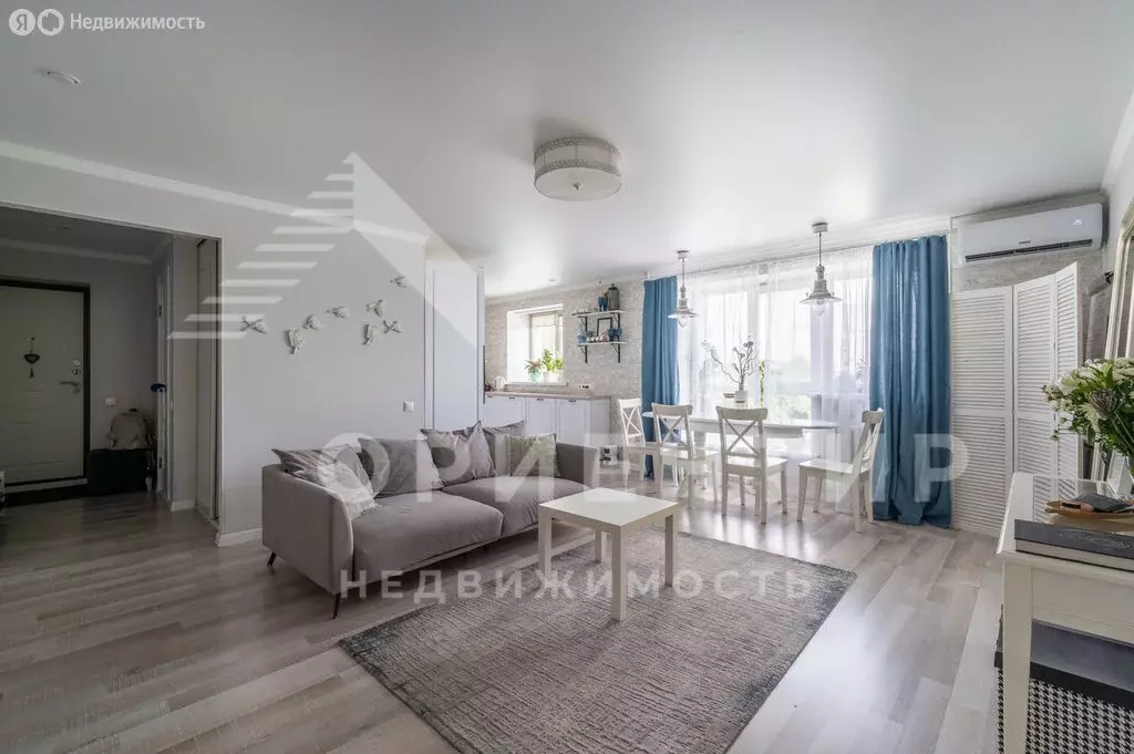 3-комнатная квартира: Екатеринбург, улица Шаумяна, 93 (70 м) - Фото 0