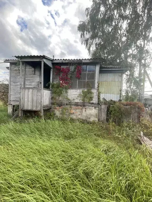 Дом в Саратовская область, Балашовский район, с. Репное ул. Чапаева, ... - Фото 1
