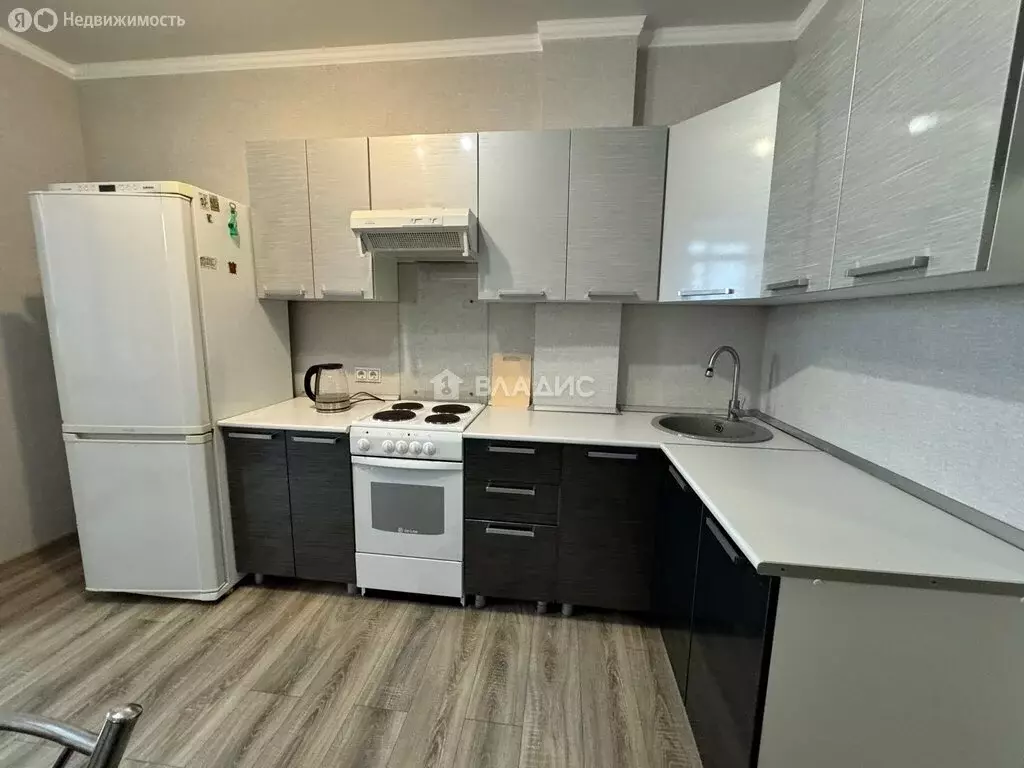 1-комнатная квартира: Белгород, улица Есенина, 9к1 (48 м) - Фото 1