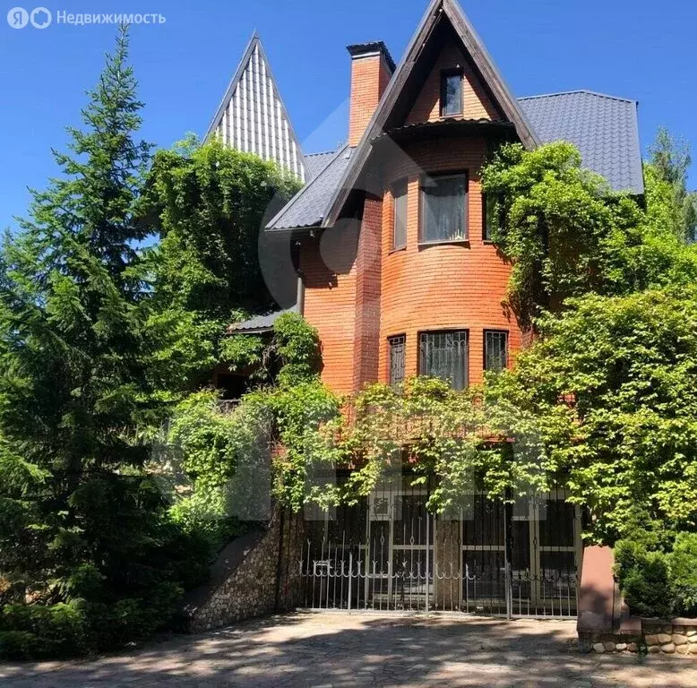 Дом в Одинцовский городской округ, село Иславское (360 м) - Фото 0