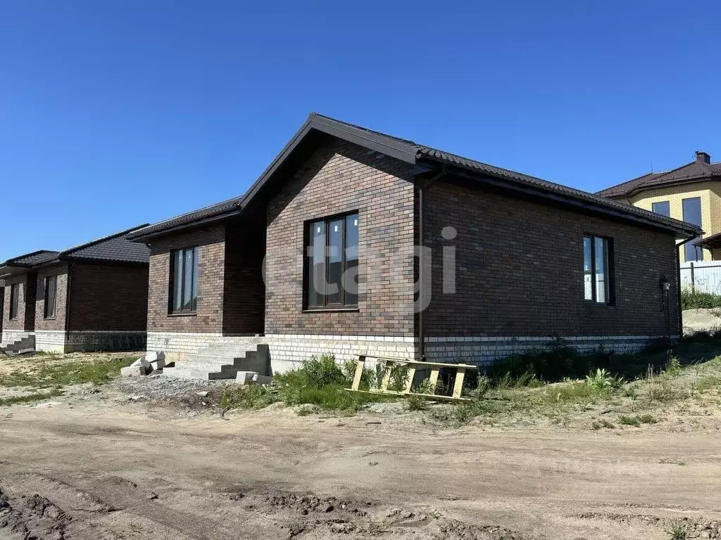 Дом в Брянская область, Брянский район, Снежское с/пос, с. Толмачево ... - Фото 1