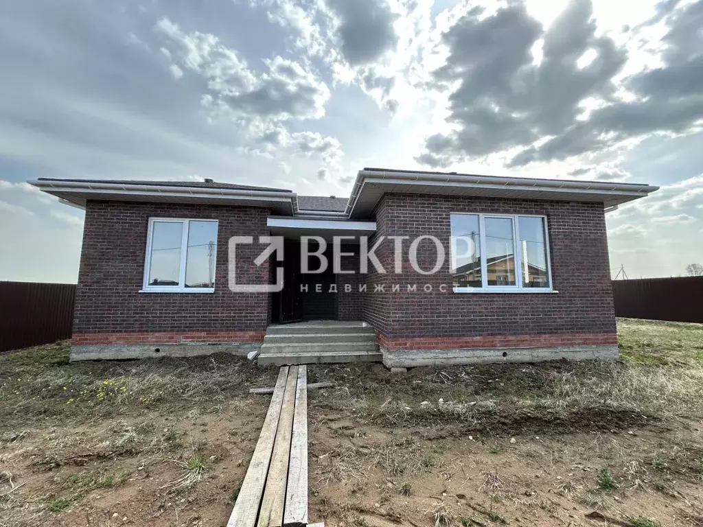 Дом в Ивановская область, Лежневский район, Сабиновское с/пос, с. ... - Фото 1