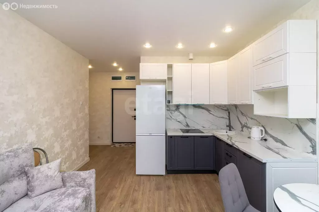 Квартира-студия: Тюмень, улица Тимофея Чаркова, 93 (23 м) - Фото 1