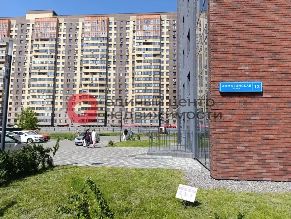 3-к кв. Тюменская область, Тюмень ул. Алматинская, 12 (93.99 м) - Фото 1
