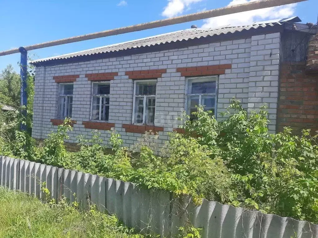 Дом в Белгородская область, Валуйский городской округ, с. Яблоново ул. ... - Фото 1