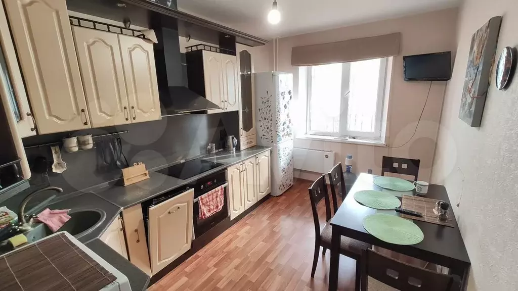 2-к. квартира, 70 м, 10/15 эт. - Фото 0