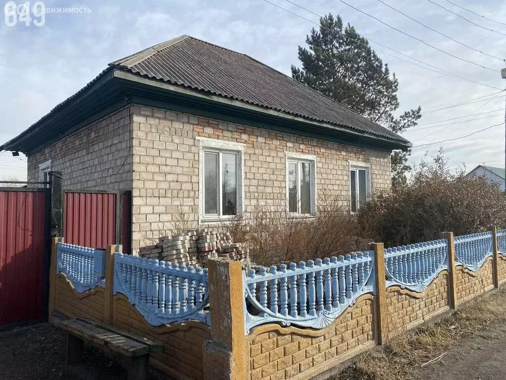 Дом в Черногорск, улица Баумана (120 м) - Фото 1