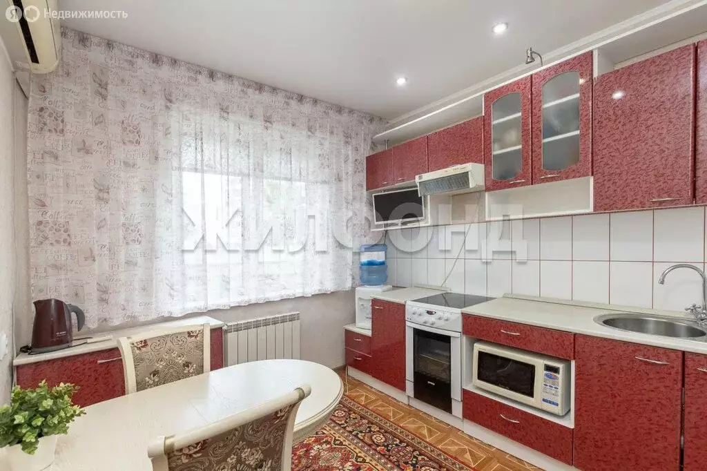 3-комнатная квартира: Барнаул, Балтийская улица, 55 (67.4 м) - Фото 1
