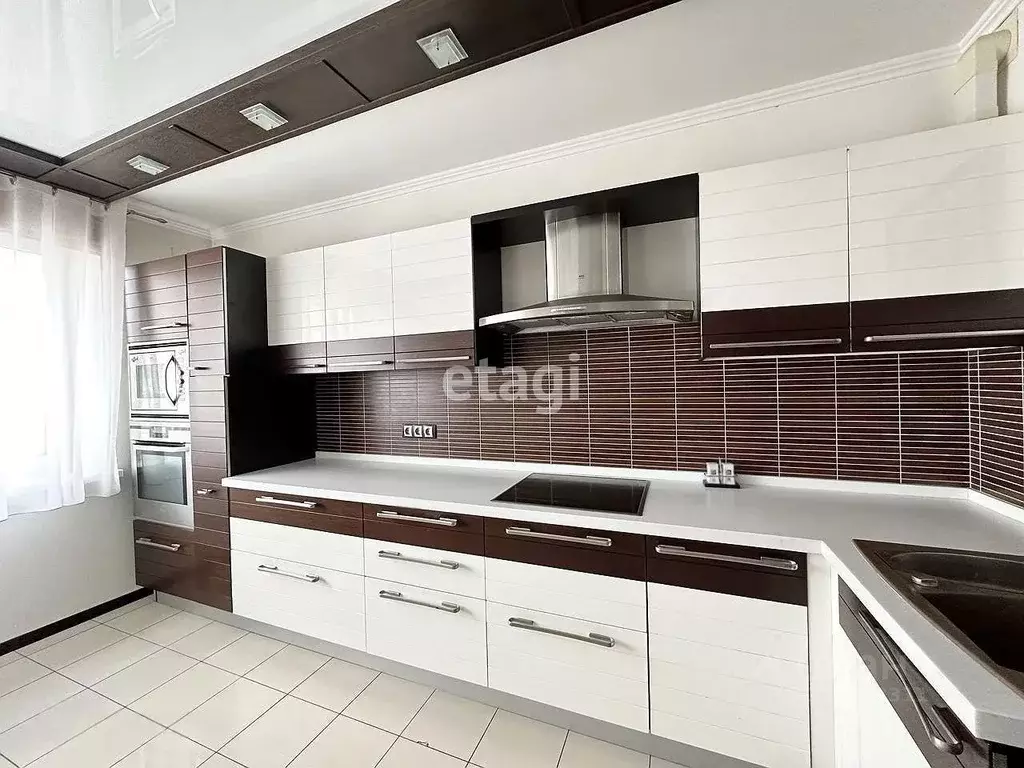 3-к кв. Тюменская область, Тюмень ул. Пермякова, 68к1 (93.0 м) - Фото 1