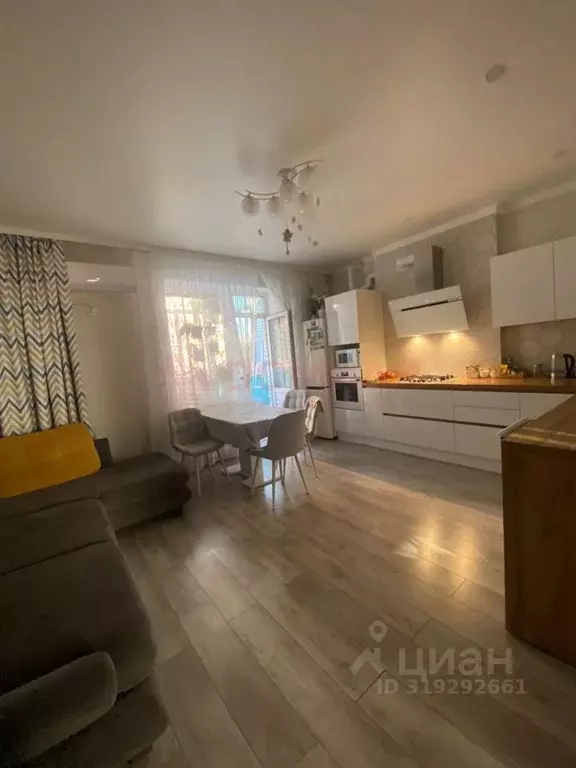 3-к кв. Ростовская область, Волгодонск Ленинградская ул., 9 (65.0 м) - Фото 0