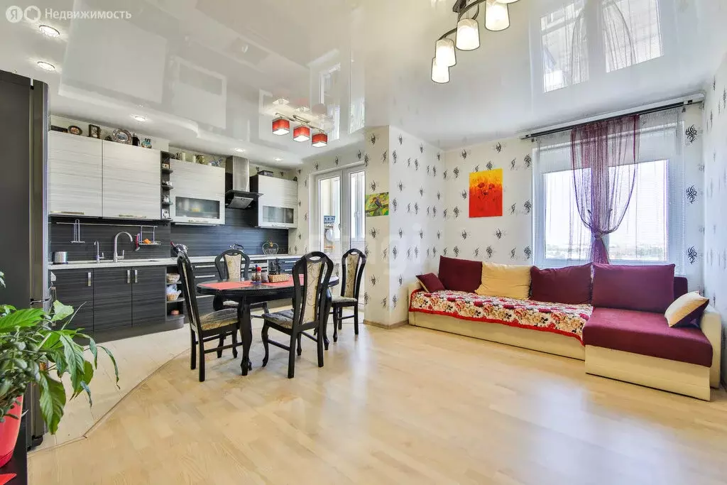 3-комнатная квартира: Калининград, Товарная улица, 14 (78.8 м) - Фото 1