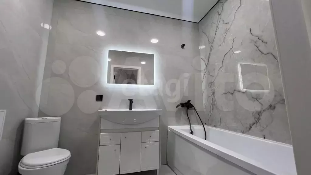 2-к. квартира, 60 м, 2/15 эт. - Фото 1