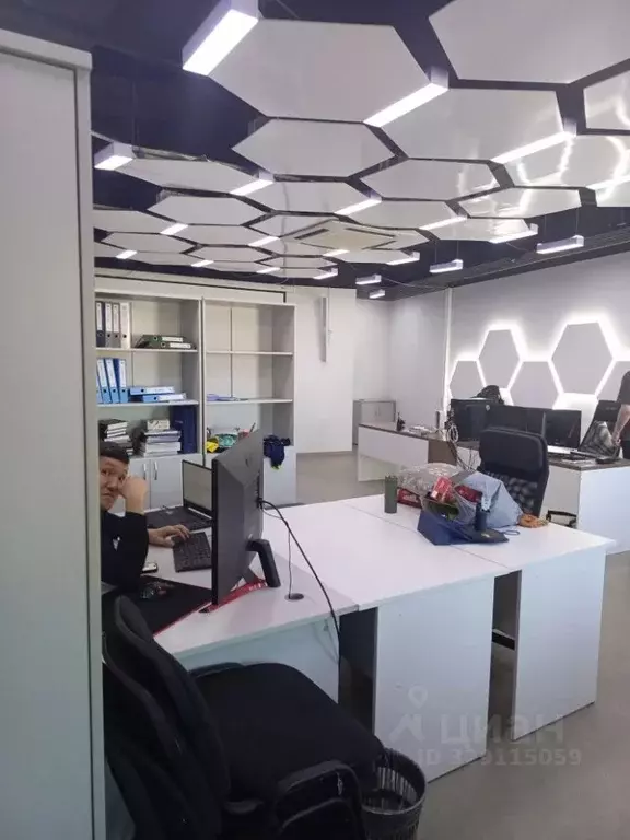 Помещение свободного назначения в Саха (Якутия), Якутск просп. Ленина, ... - Фото 2