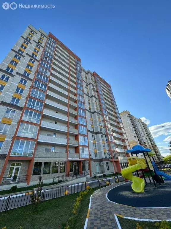 2-комнатная квартира: Брянск, улица Горбатова, 45А (67 м) - Фото 1