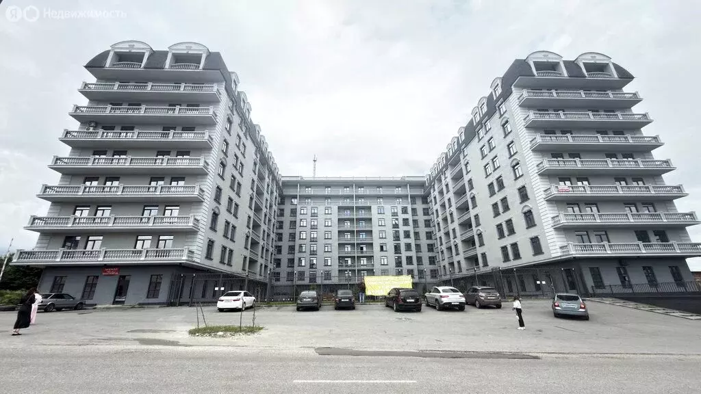 5-комнатная квартира: Нальчик, улица Биттирова, 123 (233 м) - Фото 1